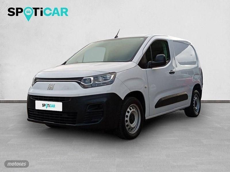 Blanco Usado 2023 Fiat Doblò Monovolumen | 15.900 € (Buen precio) - Imagen 1/4