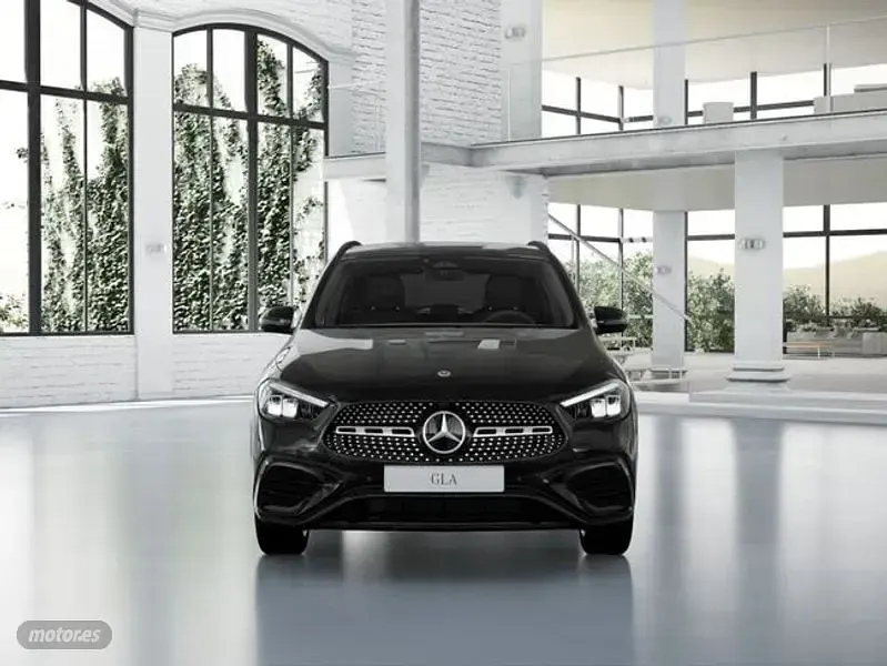 Usado Mercedes GLA200 149 CV (109 kW) 2025 Negro SUV