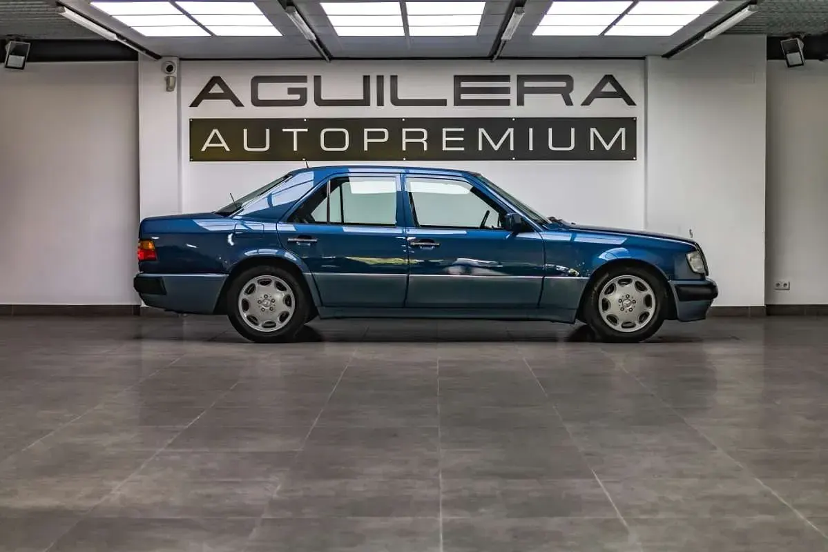 Occasion Mercedes E500 320 PK (235 kW) 1991 Blauw Sedan