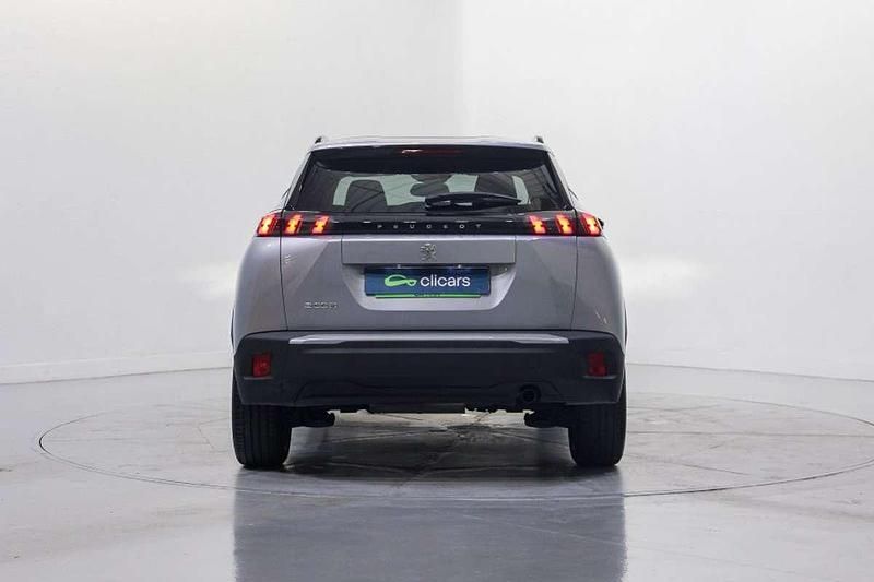 Usado Peugeot 2008 Allure 101 CV (74 kW) 2023 Gris SUV