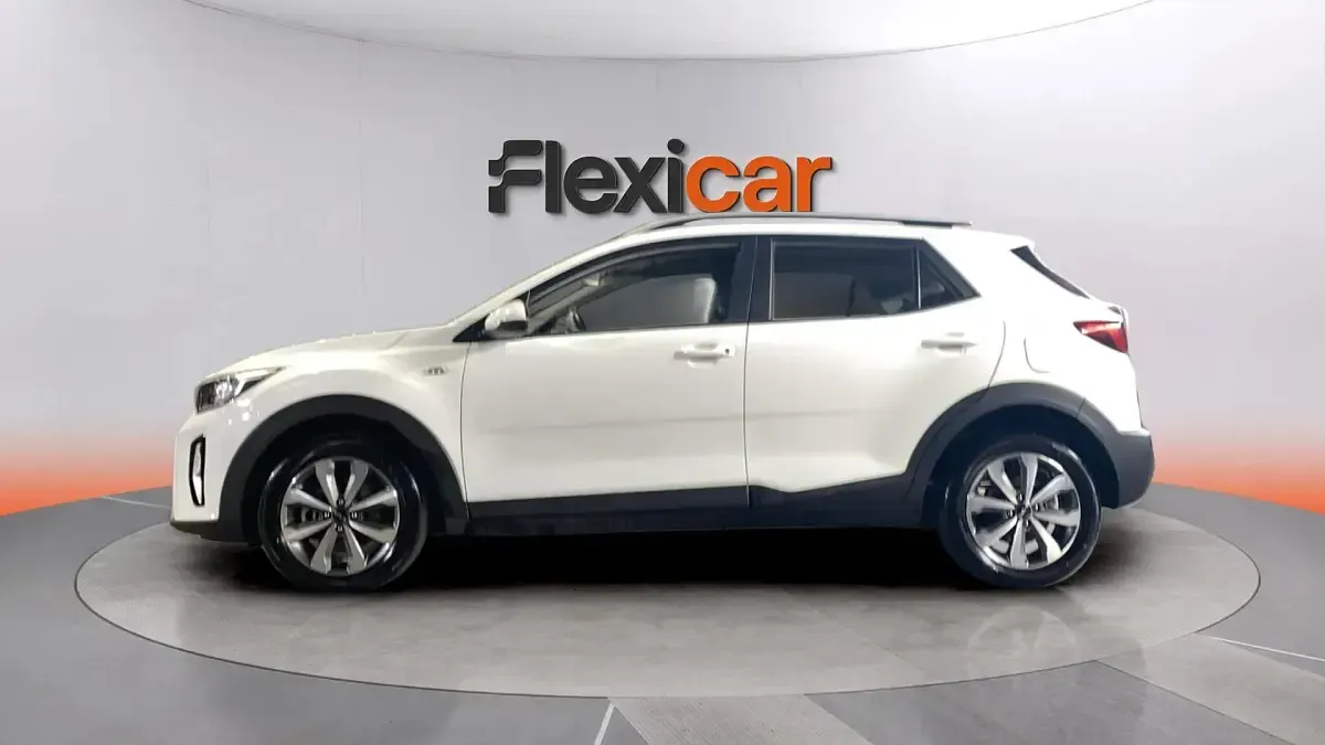 Usado Kia Stonic 101 CV (74 kW) 2021 Blanco SUV