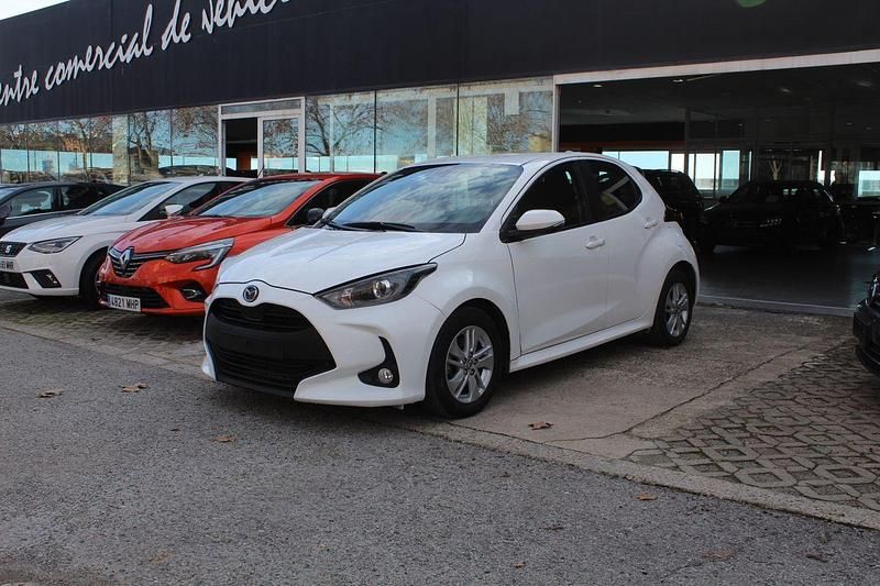 Usado Mazda 2 Center-Line 117 HP (86 kW) 2024 Branco Sedan