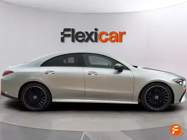 Usado Mercedes CLA220 190 CV (139 kW) 2024 Gris Coupe
