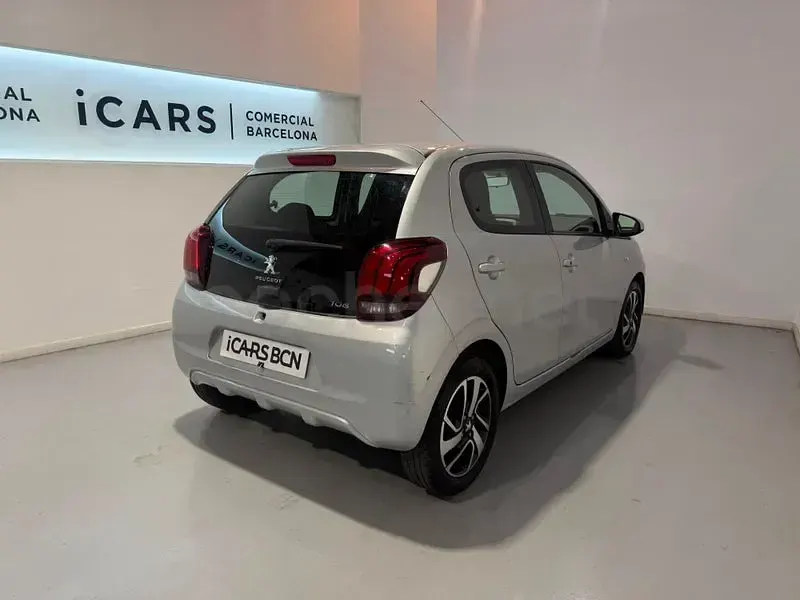 Usado Peugeot 108 69 CV (50 kW) 2016 Gris / plata Berlina