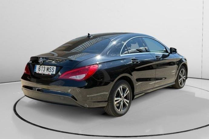 Usado Mercedes CLA180 122 CV (89 kW) 2019 Berlina