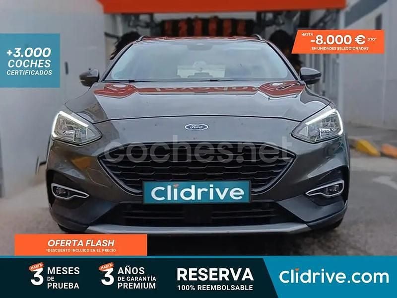 Usado Ford Focus Active 120 CV (88 kW) 2020 Gris / plata Familiar