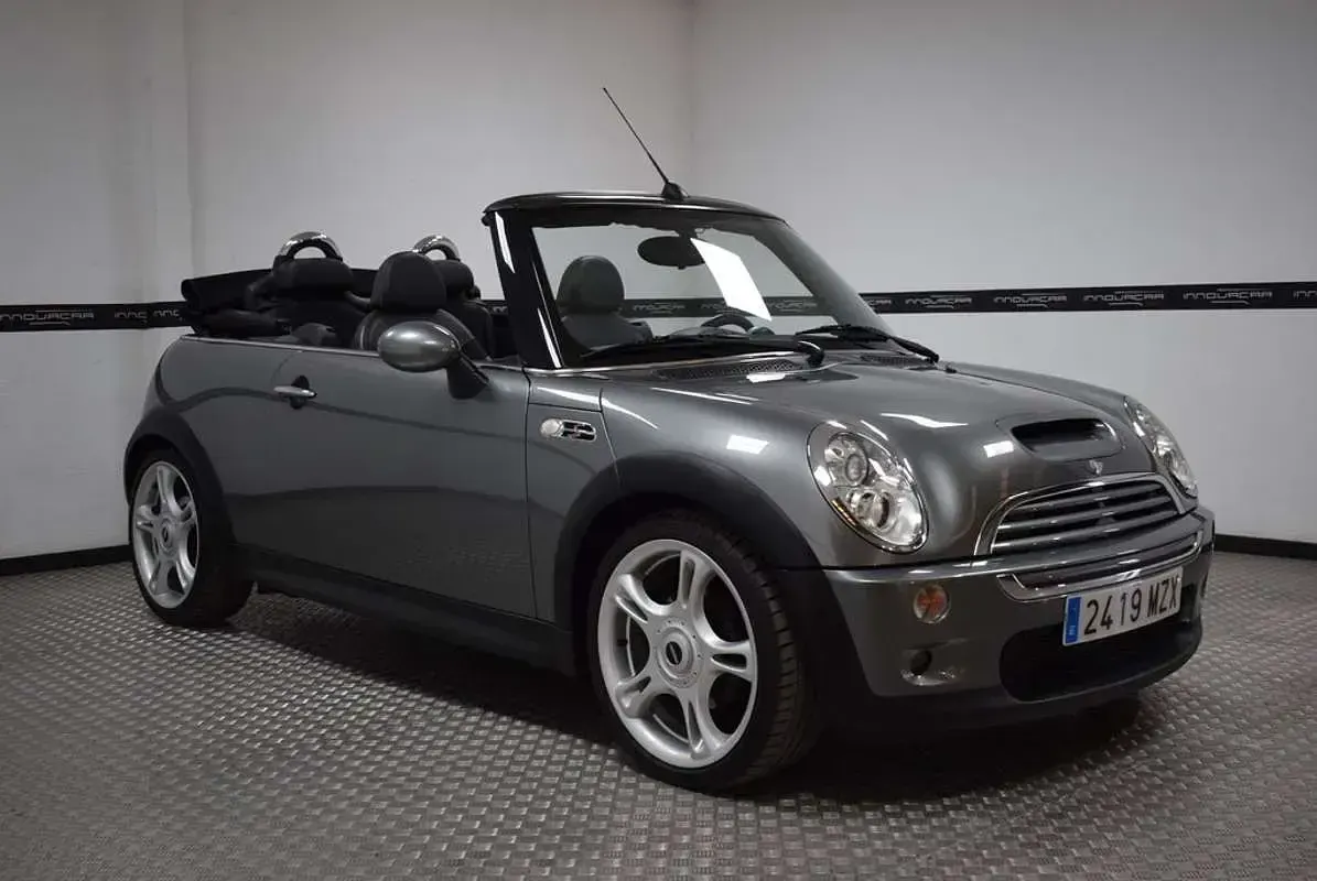 Usado Mini Cooper Cabriolet 170 CV (125 kW) 2004 Gris Descapotable