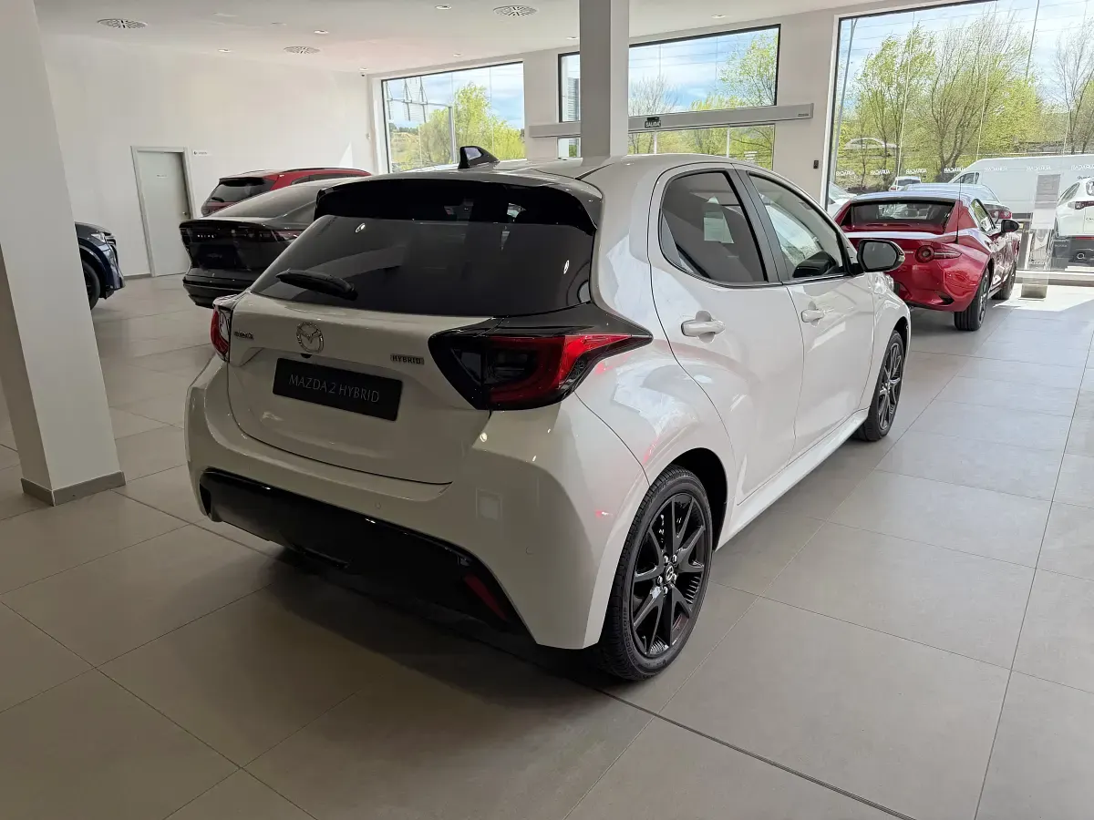 Nuevo Mazda 2 Homura-Line 116 CV (85 kW) 2025 Blanco Utilitario