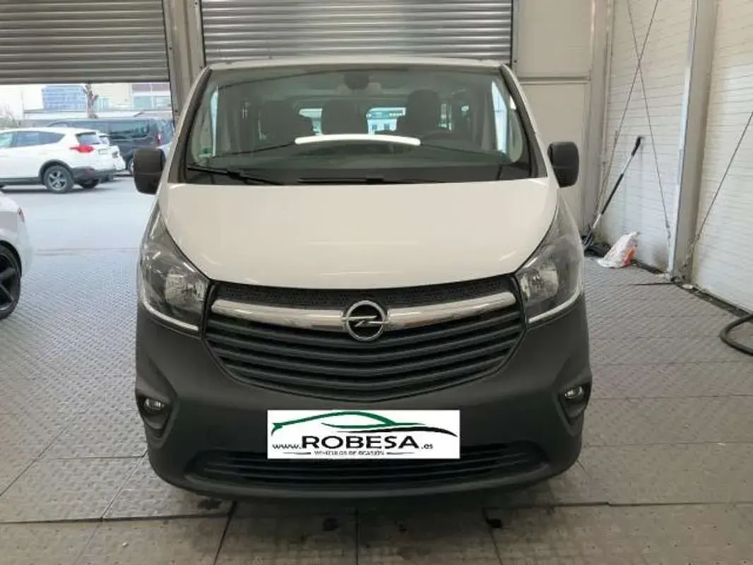 Usado Opel Vivaro 125 CV (91 kW) 2017 Blanco Monovolumen