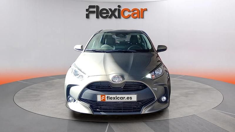 Usado Toyota Yaris Hybrid Active 116 CV (85 kW) 2024 Gris Berlina