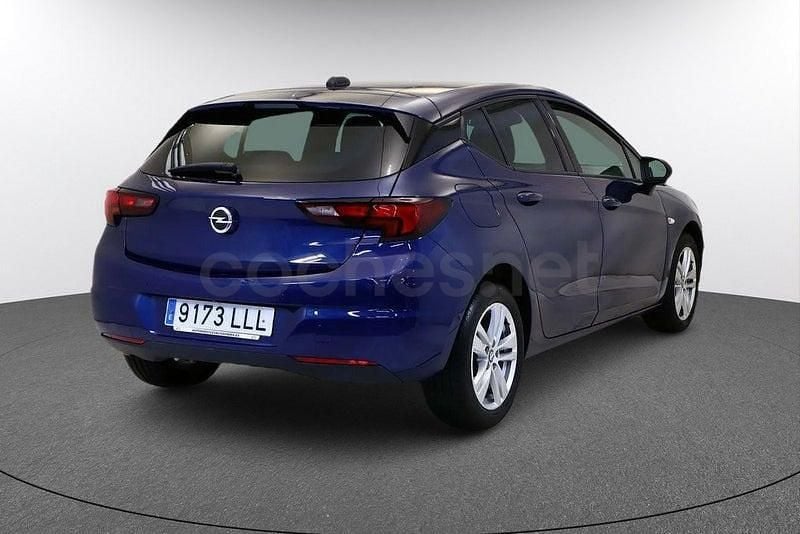 Usado Opel Astra GS Line 110 CV (80 kW) 2020 Azul Berlina
