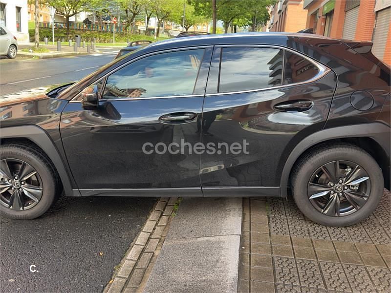 Usado Lexus UX 184 CV (135 kW) 2024 Negro SUV