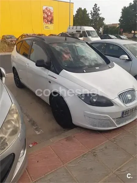 Usado Seat Altea XL Reference 98 CV (72 kW) 2014 Blanco Monovolumen