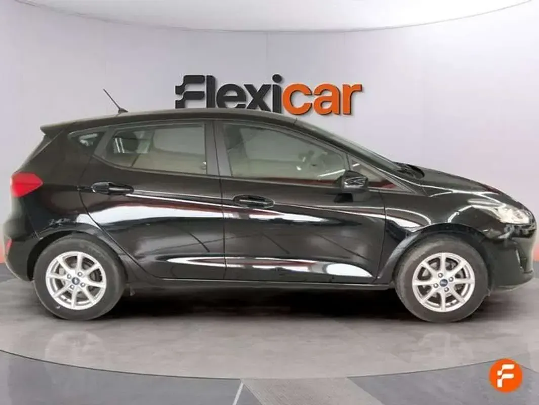 Usado Ford Fiesta Trend 86 CV (63 kW) 2018 Negro Utilitario