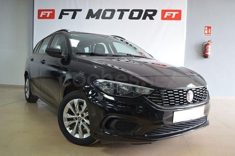 Usado Fiat Tipo Lounge 120 CV (88 kW) 2019 Negro Familiar