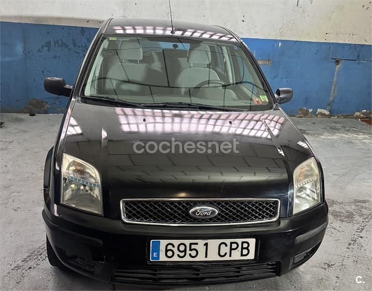 Usado Ford Fusion Trend 80 CV (58 kW) 2003 Negro Berlina