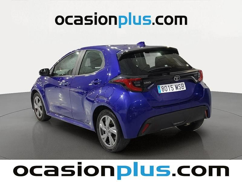 Usado Toyota Yaris Hybrid Active 116 CV (85 kW) 2024 Azul Berlina