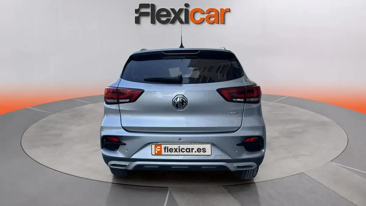 Usado MG ZS Comfort 106 CV (77 kW) 2023 Gris SUV