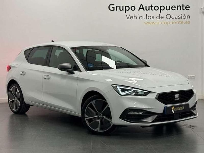 Blanco Usado 2021 Seat Leon FR Berlina | 18.990 € (Precio justo) - Imagen 1/4