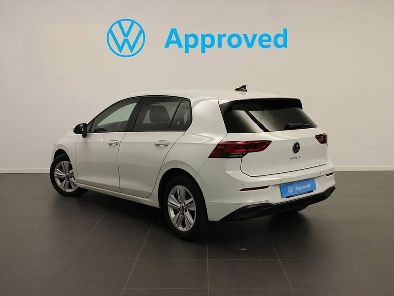 Usado VW Golf VIII Life 115 CV (84 kW) 2025 Blanco Berlina