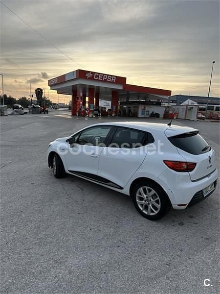 Usado Renault Clio IV LIMITED 75 CV (55 kW) 2019 Blanco Berlina