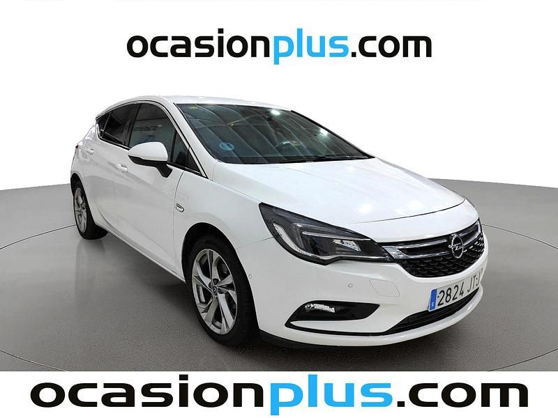 Usado Opel Astra Dynamic 150 CV (110 kW) 2016 Blanco Berlina