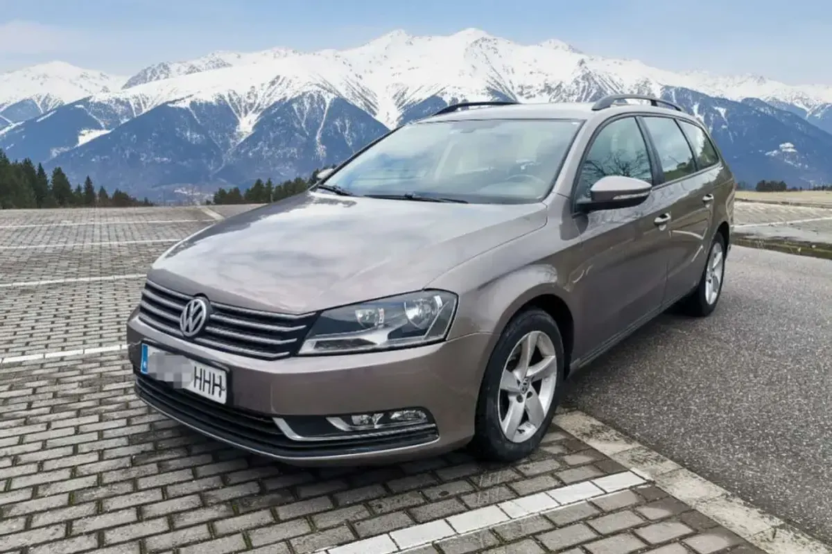 Usado VW Passat 105 CV (77 kW) 2012 Marrón Berlina