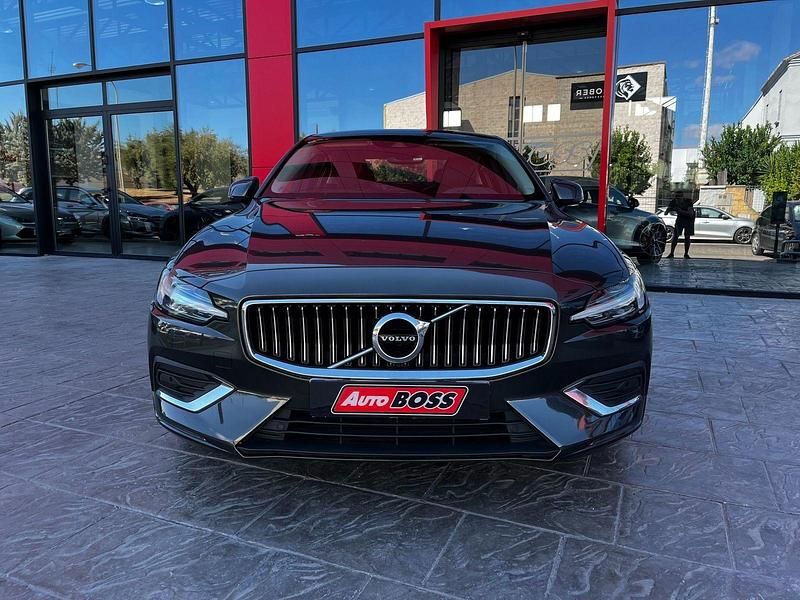 Usado Volvo S60 Plus 197 CV (144 kW) 2022 Gris / plata Berlina