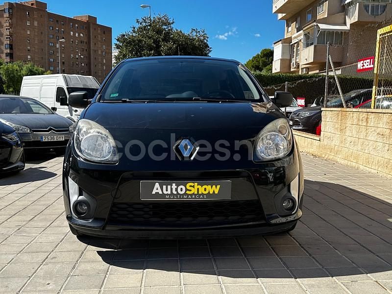 Usado Renault Twingo Dynamique 75 CV (55 kW) 2010 Negro Utilitario