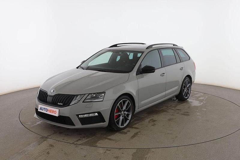 Gris Usado 2019 Skoda Octavia RS Familiar | 24.599 € (Precio justo) - Imagen 1/3