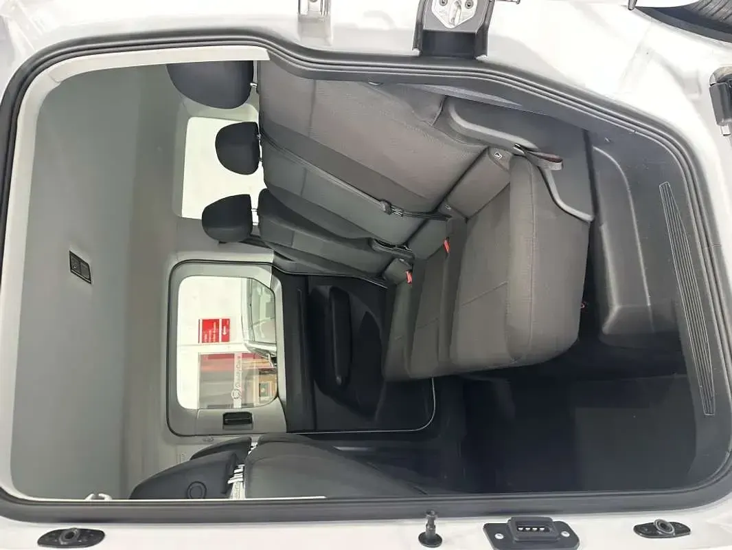 Usado Ford Tourneo Trend 102 CV (75 kW) 2024 Blanco Van