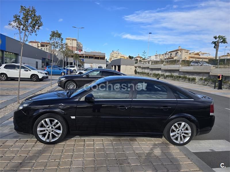Usado Opel Vectra GTS 122 CV (89 kW) 2006 Negro Berlina