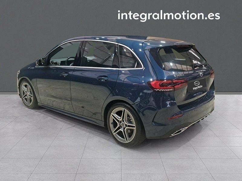 Usado Mercedes B200 149 CV (109 kW) 2019 Azul Monovolumen