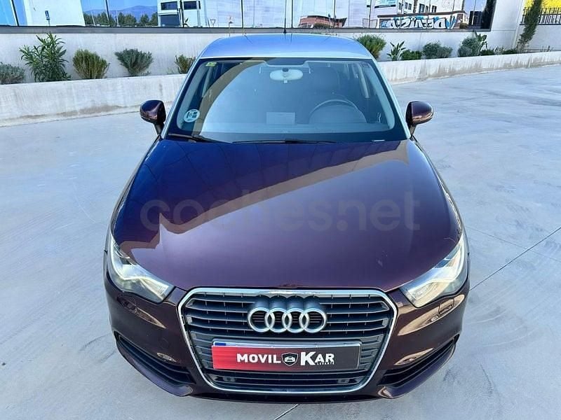 Usado Audi A1 Sportback Attraction 90 CV (66 kW) 2014 Violeta / lila Utilitario