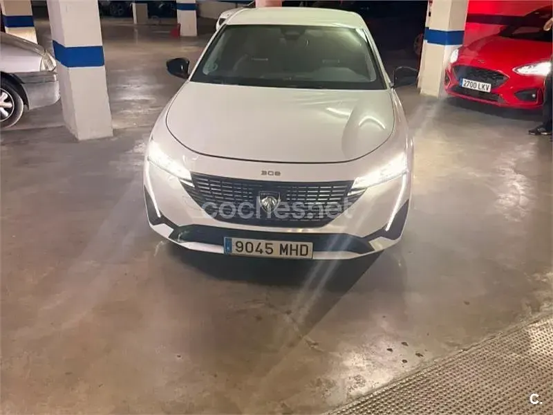 Usado Peugeot 308 Allure 130 CV (95 kW) 2023 Blanco Berlina