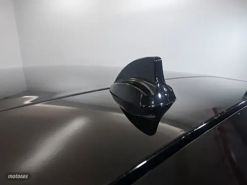 Usado Renault Scénic Black Edition 140 CV (102 kW) 2020 Rojo Monovolumen