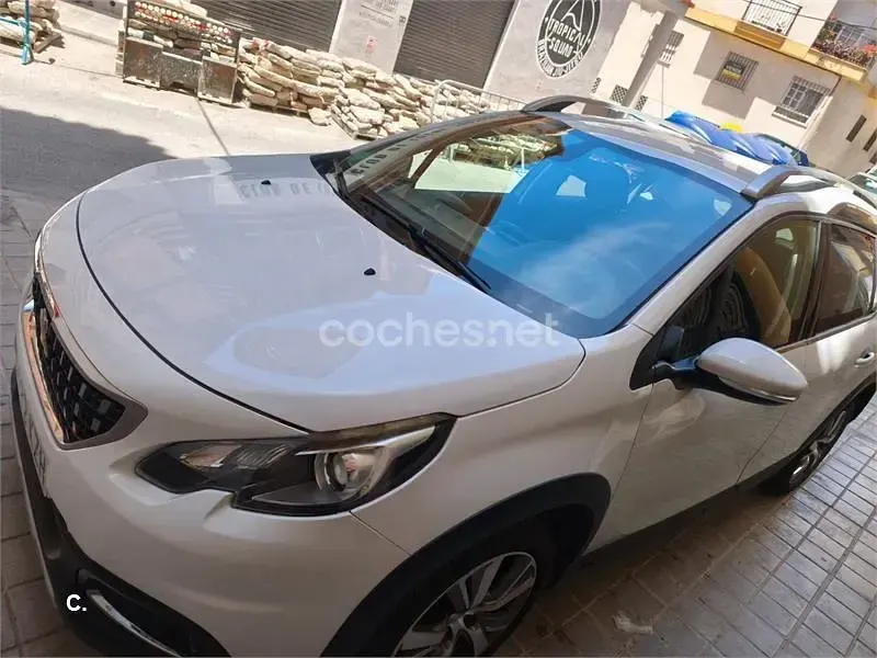 Usado Peugeot 2008 Allure 110 CV (80 kW) 2019 Blanco SUV
