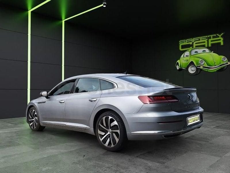 Usado VW Arteon R-line 190 CV (139 kW) 2020 Gris / plata Berlina