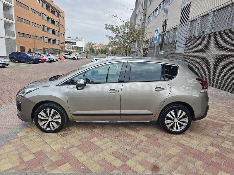 Usado Peugeot 3008 Style 120 CV (88 kW) 2016 Beige Berlina