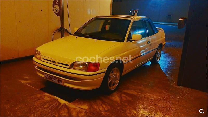 Usado Ford Escort Cabriolet 108 CV (79 kW) 1991 Blanco Descapotable