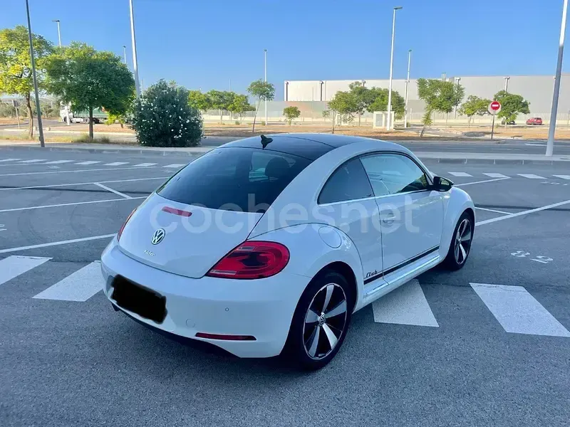 Usado VW Beetle Design 150 CV (110 kW) 2016 Blanco Utilitario