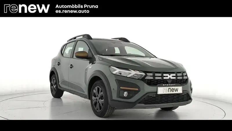 Usado Dacia Sandero Extreme 101 CV (74 kW) 2025 Verde Berlina