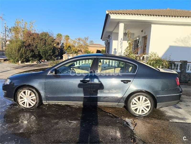 Usado VW Passat Advance 140 CV (102 kW) 2006 Azul Berlina