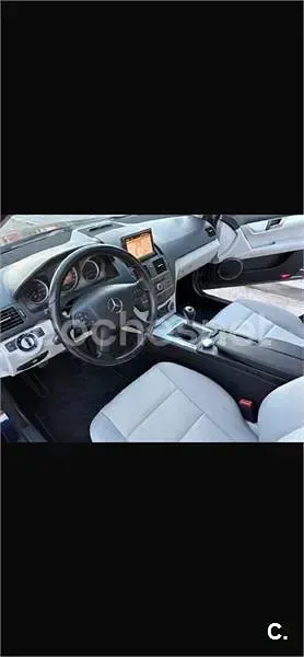 Usado Mercedes C220 Avantgarde 170 CV (125 kW) 2011 Azul Berlina