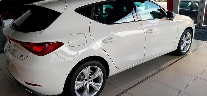 Nuevo Seat Leon FR 150 CV (110 kW) 2026 Blanco nevada Berlina