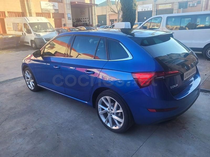Usado Skoda Scala Sport 115 CV (84 kW) 2020 Azul Utilitario