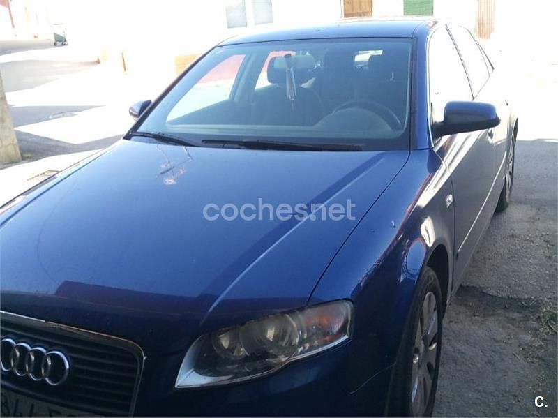 Usado Audi A4 115 CV (84 kW) 2006 Azul Berlina