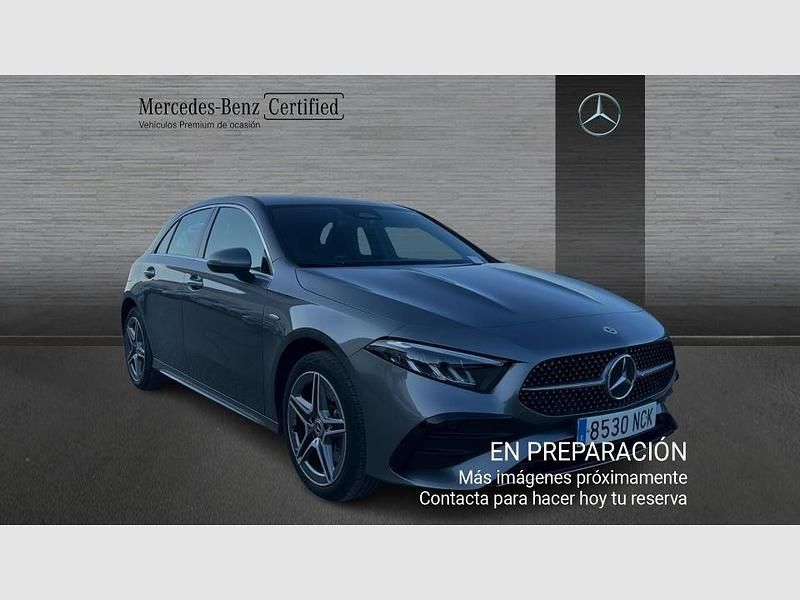 Usado Mercedes A250 AMG line 218 CV (160 kW) 2025 Gris Berlina