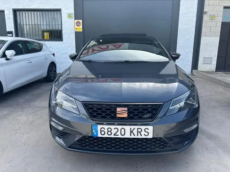 Usado Seat Leon CUPRA 290 CV (213 kW) 2018 Gris / plata Berlina