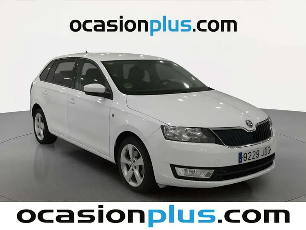 Usado Skoda Rapid Ambition 105 CV (77 kW) 2015 Blanco Utilitario